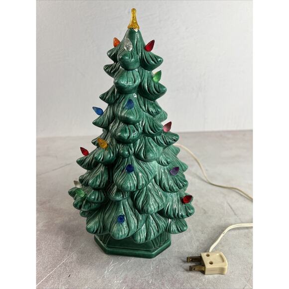 Vintage 70s Ceramic Hand painted Lighted Christmas Tree With Base Works - Picture 1 of 16